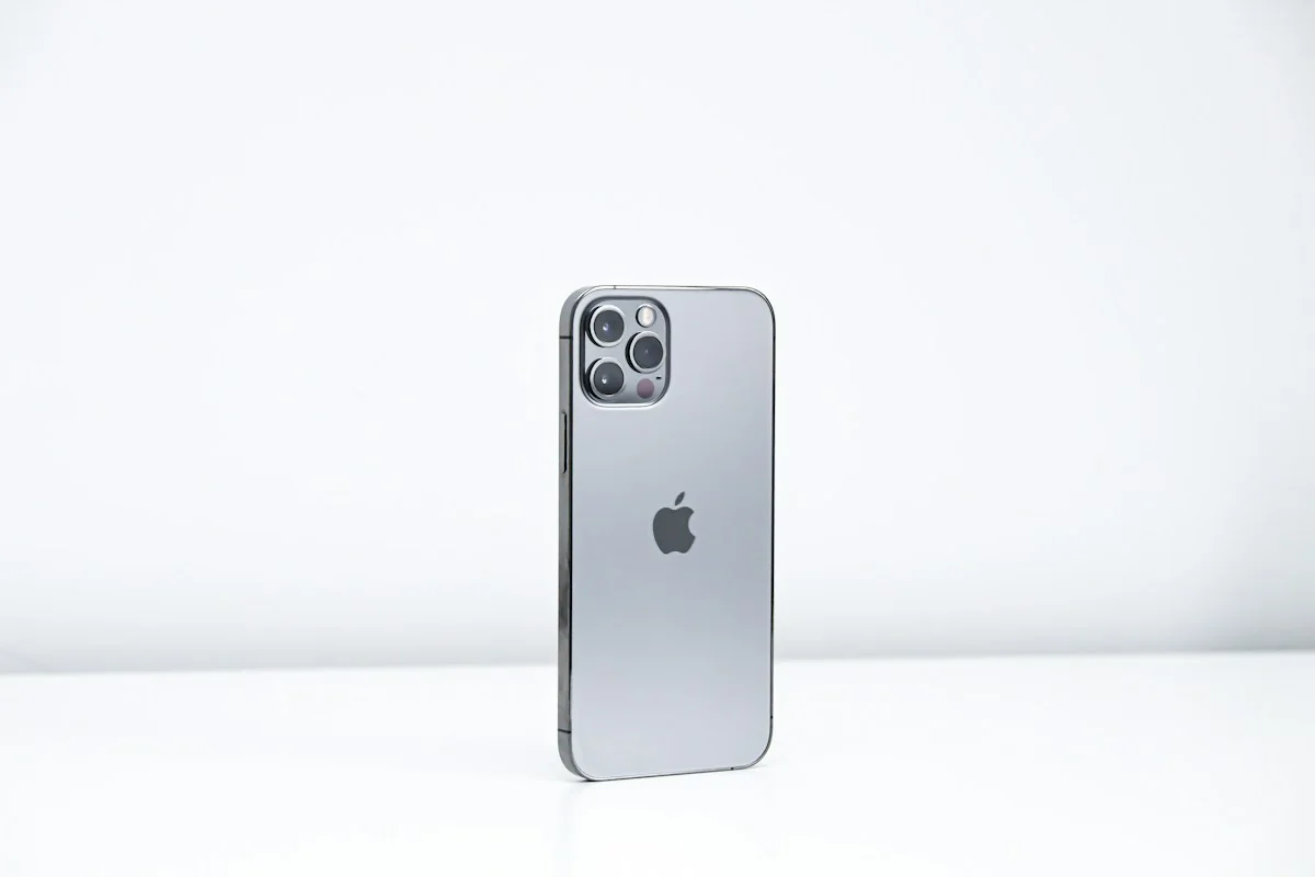 iPhone & iPad illustrative product photograph
